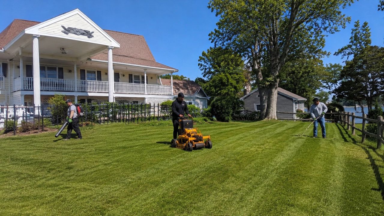 Ryan Lingenfelter quoting a lawn care job in Greater Sudbury
