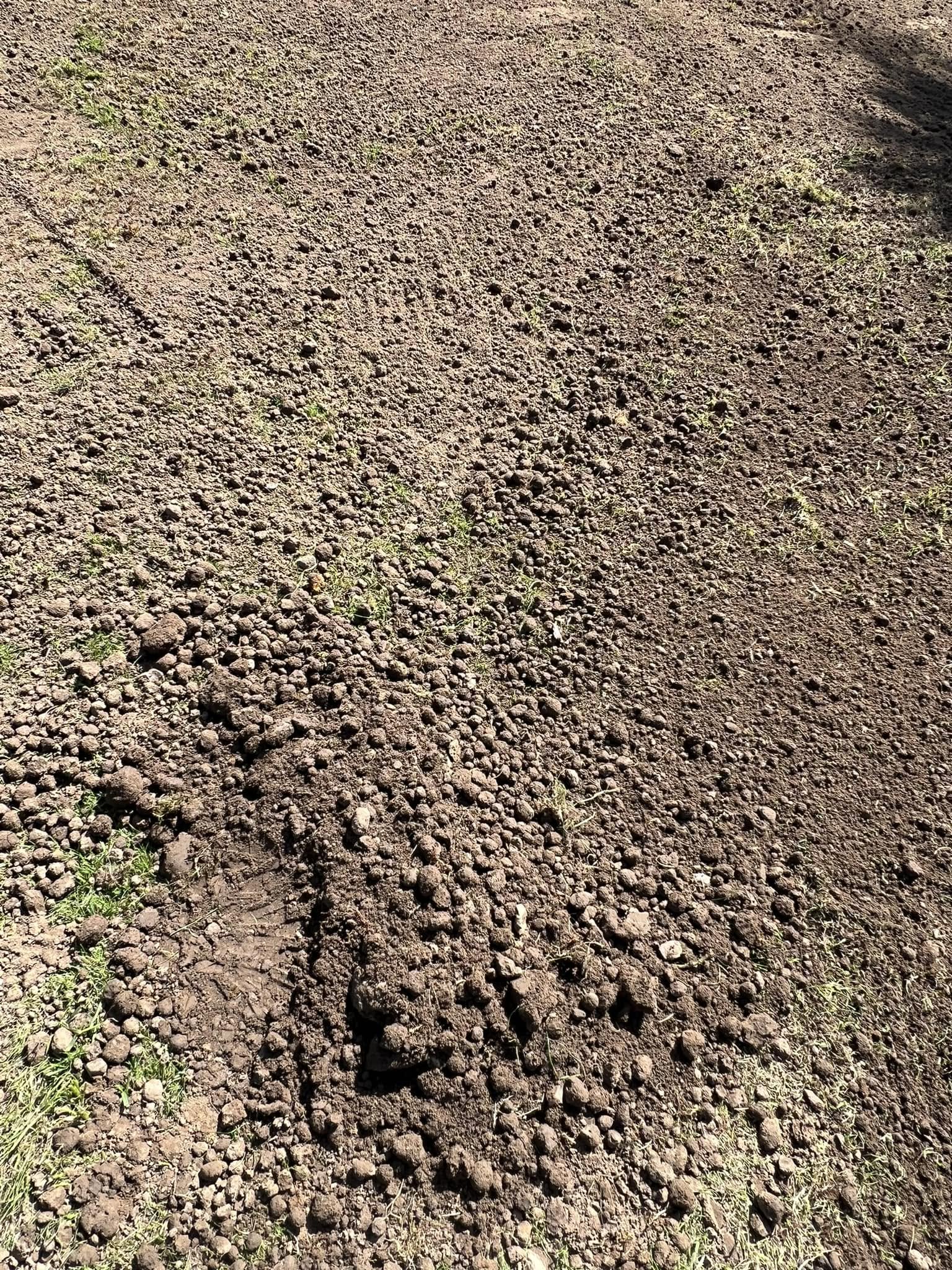 Clay soil Greater Sudbury Ontario versus sandy loam southern states lawn care difference