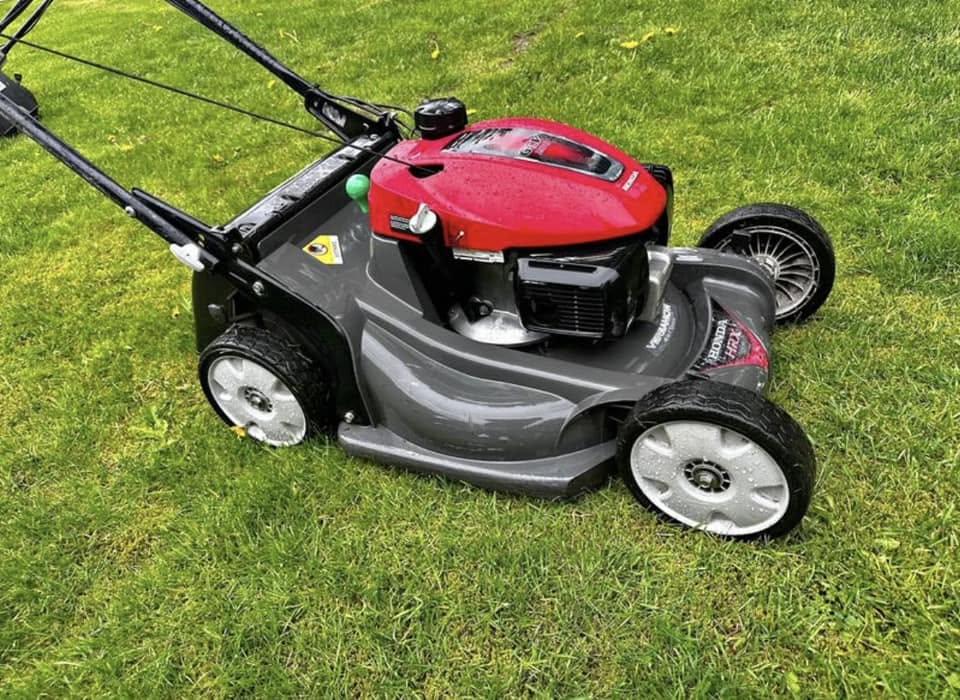Lawn care crew responding to a same-day schedule change request in Sudbury