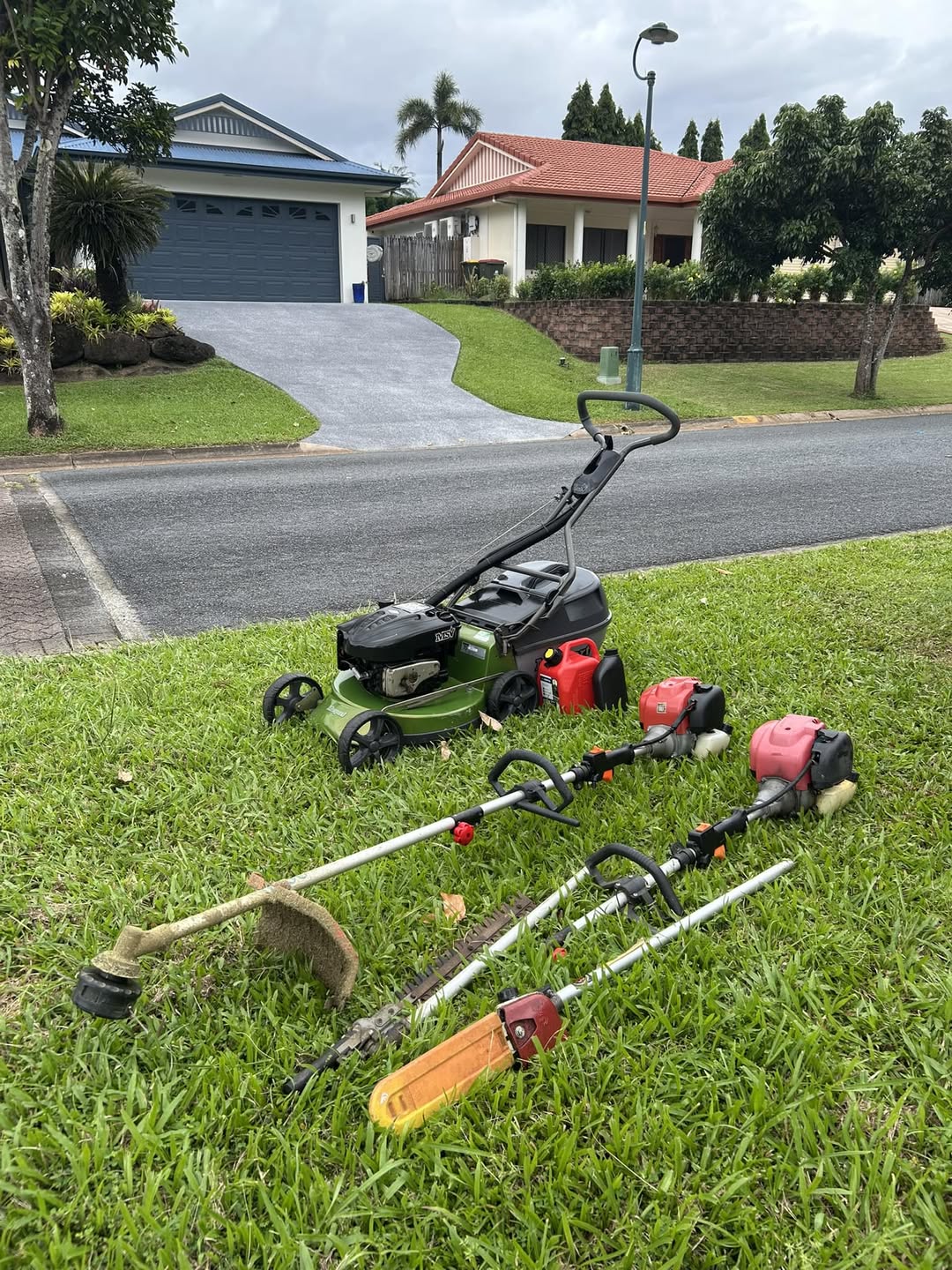 Professional lawn mowing commercial equipment Greater Sudbury Ontario mid range