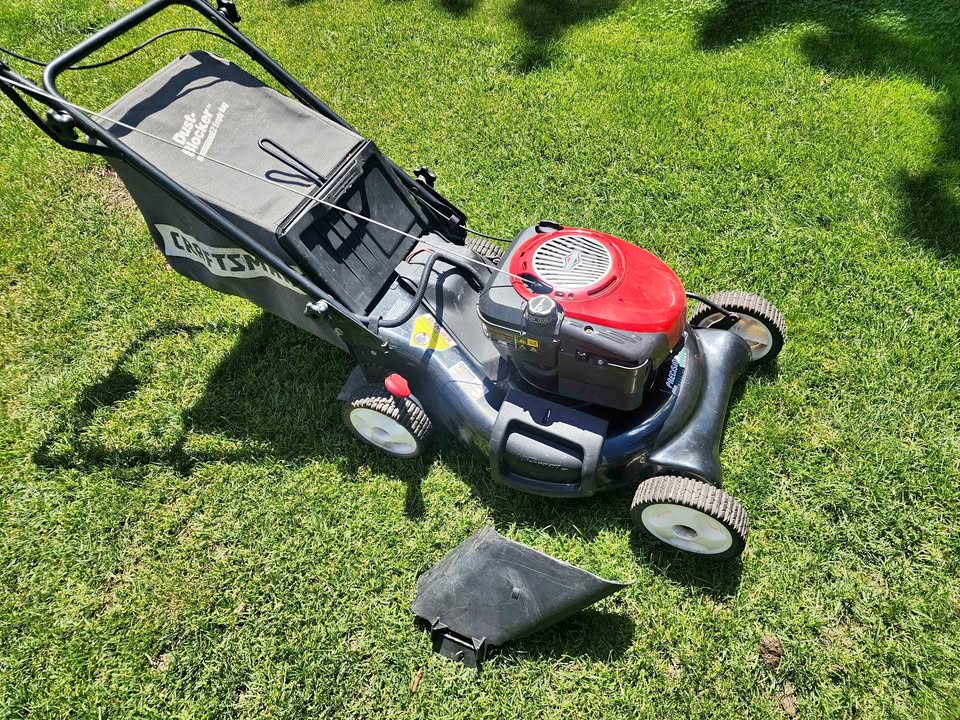 Quality self-propelled push mower recommended for Sudbury Ontario residential lawn care